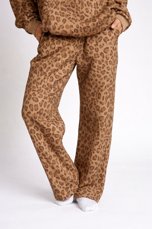Comfort | Minimalist Straight Leg Sweatpants